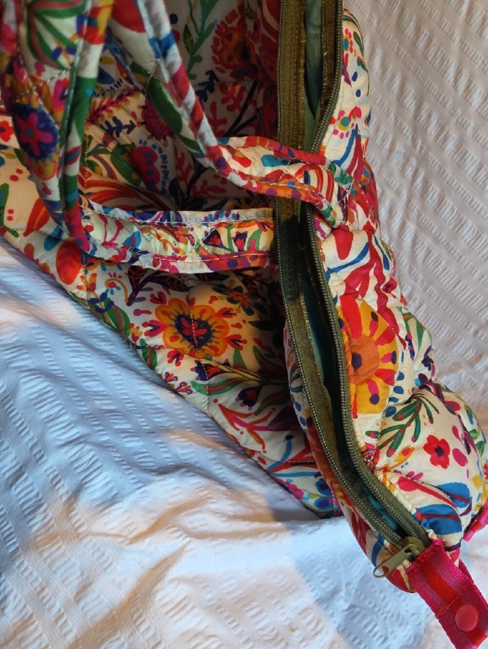 🌸 Natural Life Puffy Weekender Bag – Rainbow Cream Floral 🌸 - Picture 7 of 8